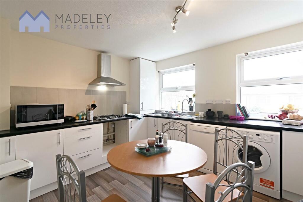 5 bed Not Specified for rent in Acton. From Madeley Properties