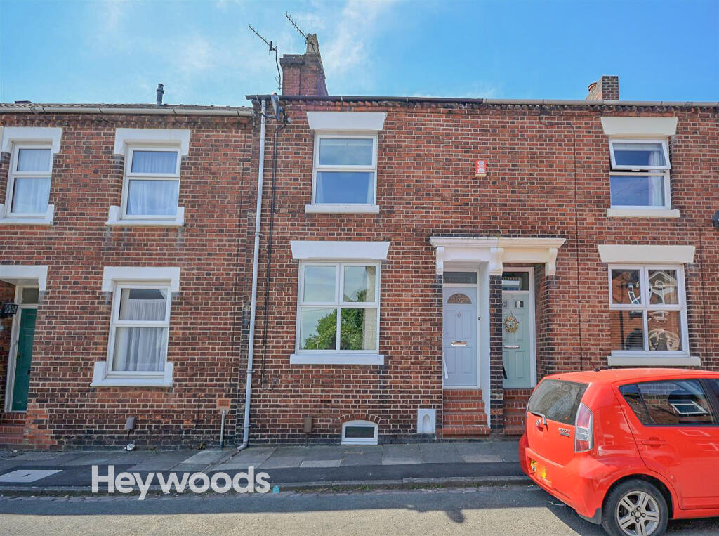 3 bed Mid Terraced House for rent in Hanchurch. From Heywoods - Newcastle-under-Lyme