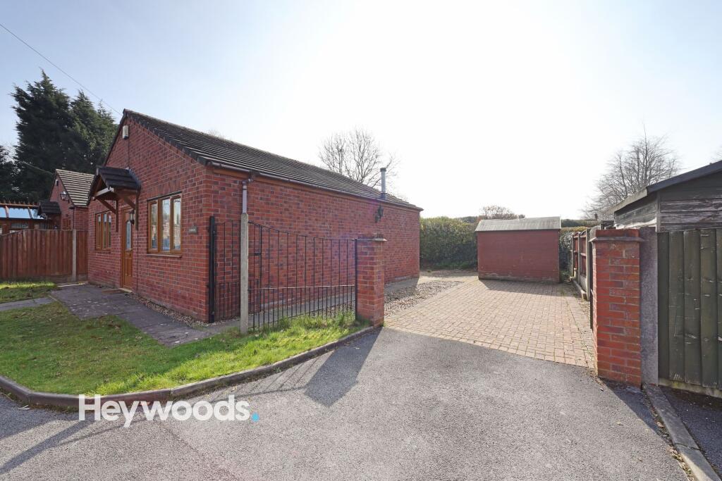 2 bed Detached bungalow for rent in Draycott in the Moors. From Heywoods - Newcastle-under-Lyme