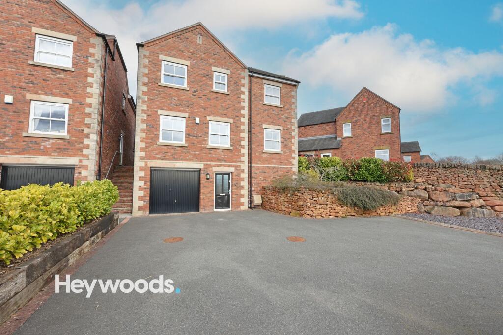 4 bed Detached for rent in Stoke-on-Trent. From Heywoods - Newcastle-under-Lyme