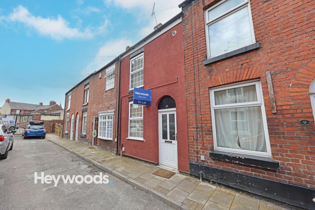 2 bed Mid Terraced House for rent in Congleton. From Heywoods - Newcastle-under-Lyme