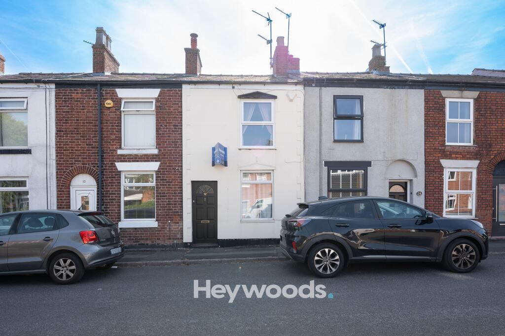 2 bed Mid Terraced House for rent in Congleton. From Heywoods - Newcastle-under-Lyme