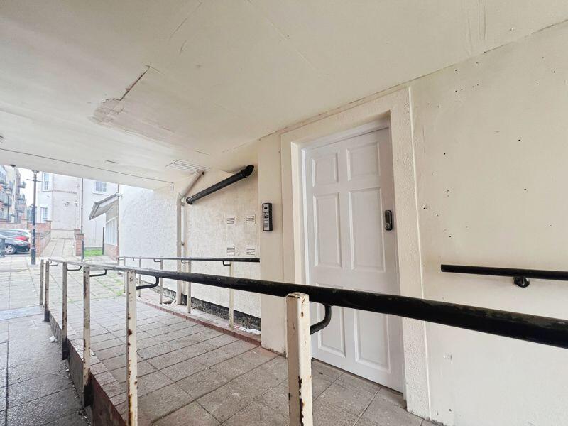 1 bed 1st Floor Flat for rent in Bolton. From Cardwells Sales - Lettings - Management & Commercial - Bolton