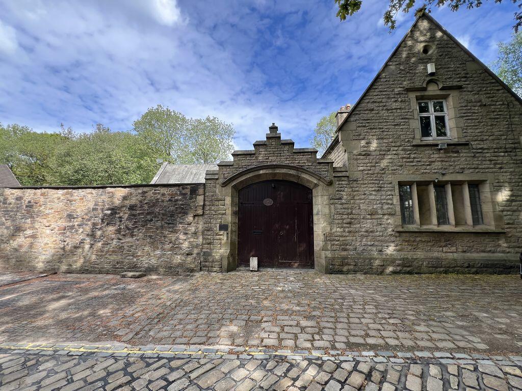 5 bed Detached for rent in Bolton. From Cardwells Sales - Lettings - Management & Commercial - Bolton 5 bed Detached for rent in Bolton. From Cardwells Sales - Lettings - Management & Commercial - Bolton