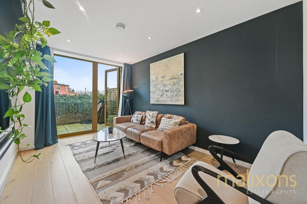 3 bed Annexe for rent in Mitcham. From Malixons 3 bed Annexe for rent in Mitcham. From Malixons