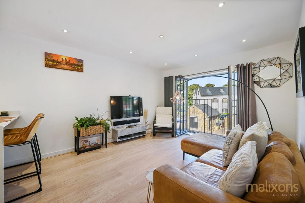 2 bed 1st Floor Flat for rent in Mitcham. From Malixons