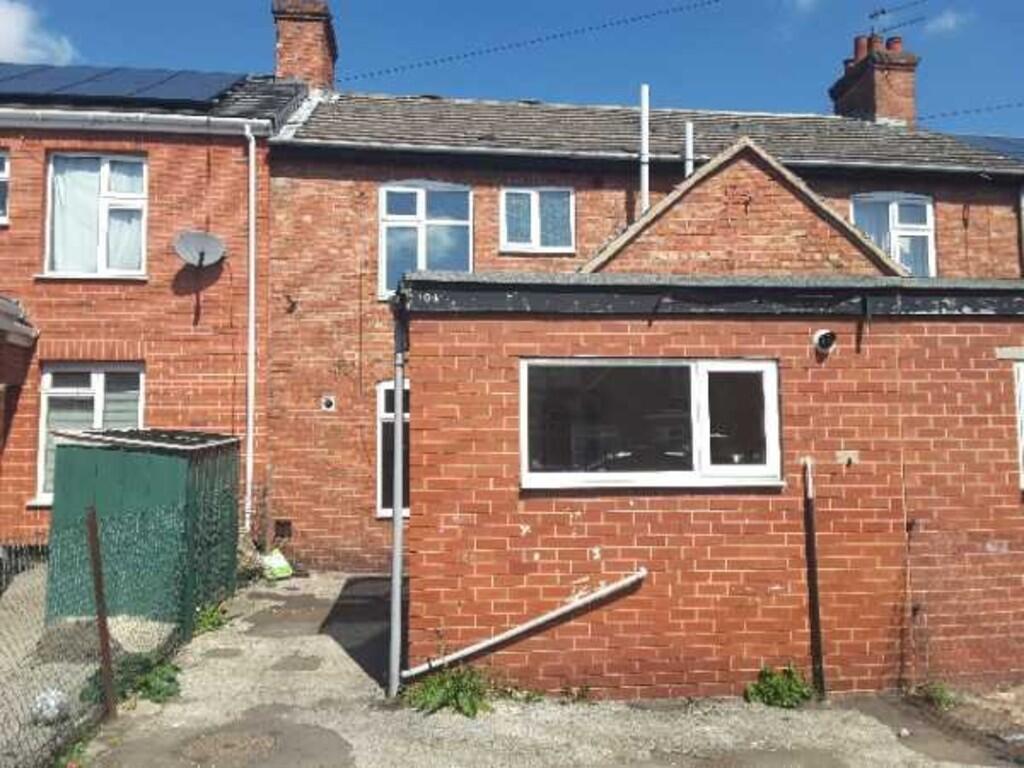 3 bed Mid Terraced House for rent in Adwick le Street. From Highfield Property Management - Doncaster