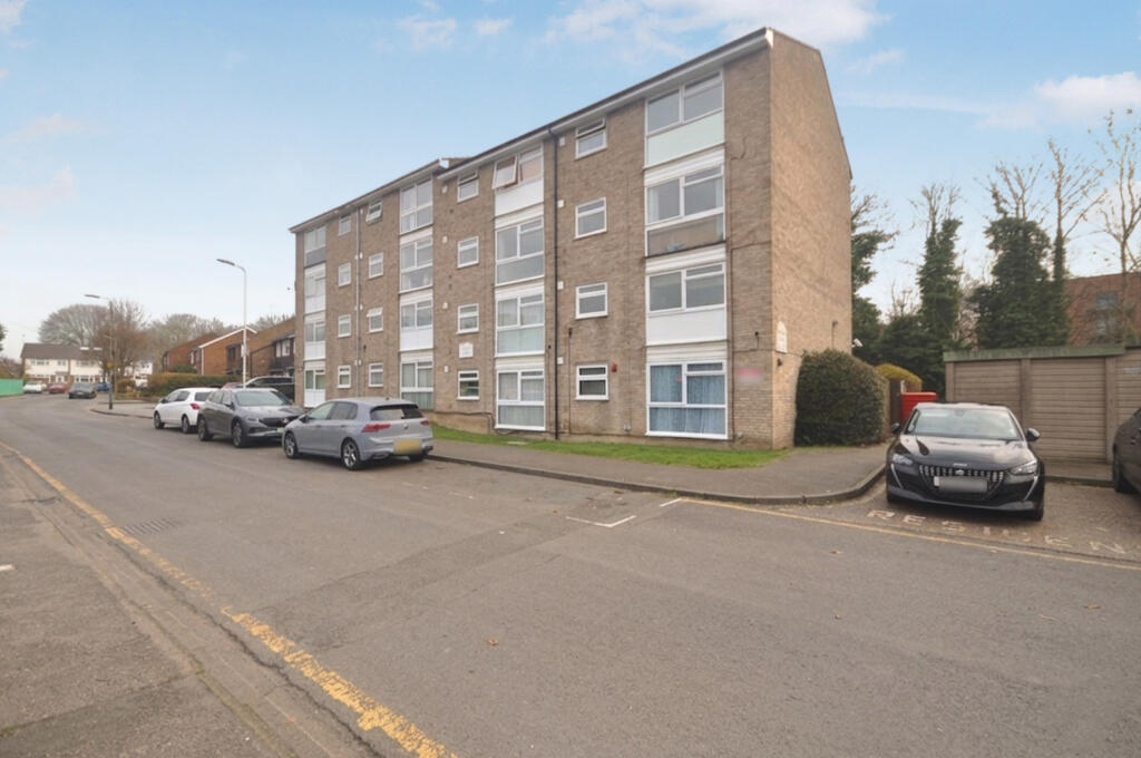 1 bed 1st Floor Flat for rent in Great Warley. From HOME - Chelmsford