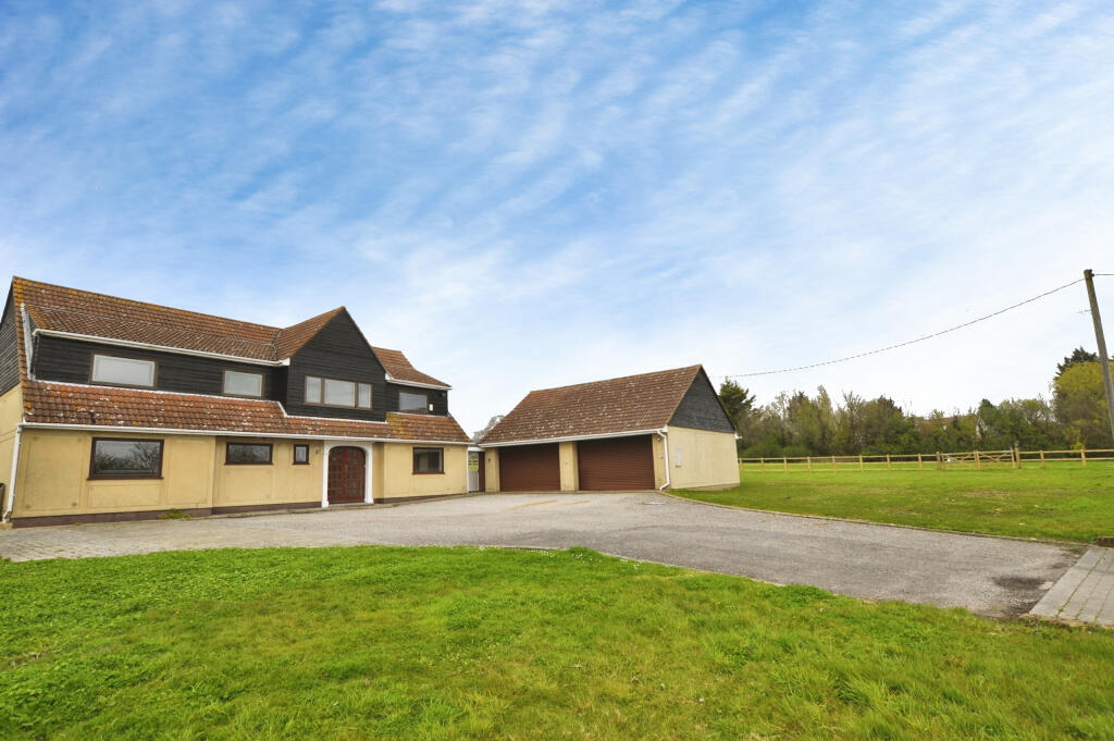 6 bed Detached for rent in Margaretting. From HOME - Chelmsford