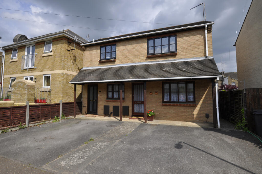 2 bed Annexe for rent in Sandon. From HOME - Chelmsford 2 bed Annexe for rent in Sandon. From HOME - Chelmsford