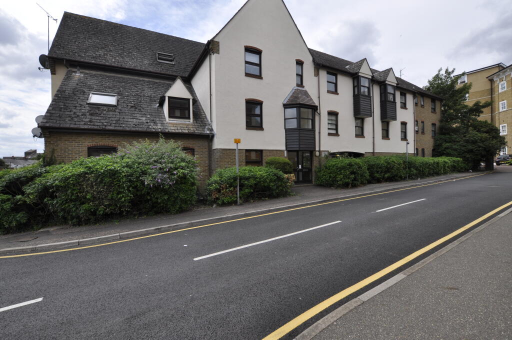 1 bed 1st Floor Flat for rent in Chelmsford. From HOME - Chelmsford