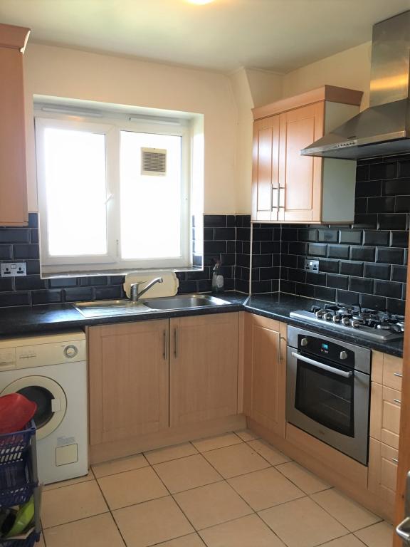 3 bed Flat for rent in Mile End/ Stepney Green. From Marble Properties (London) Limited
