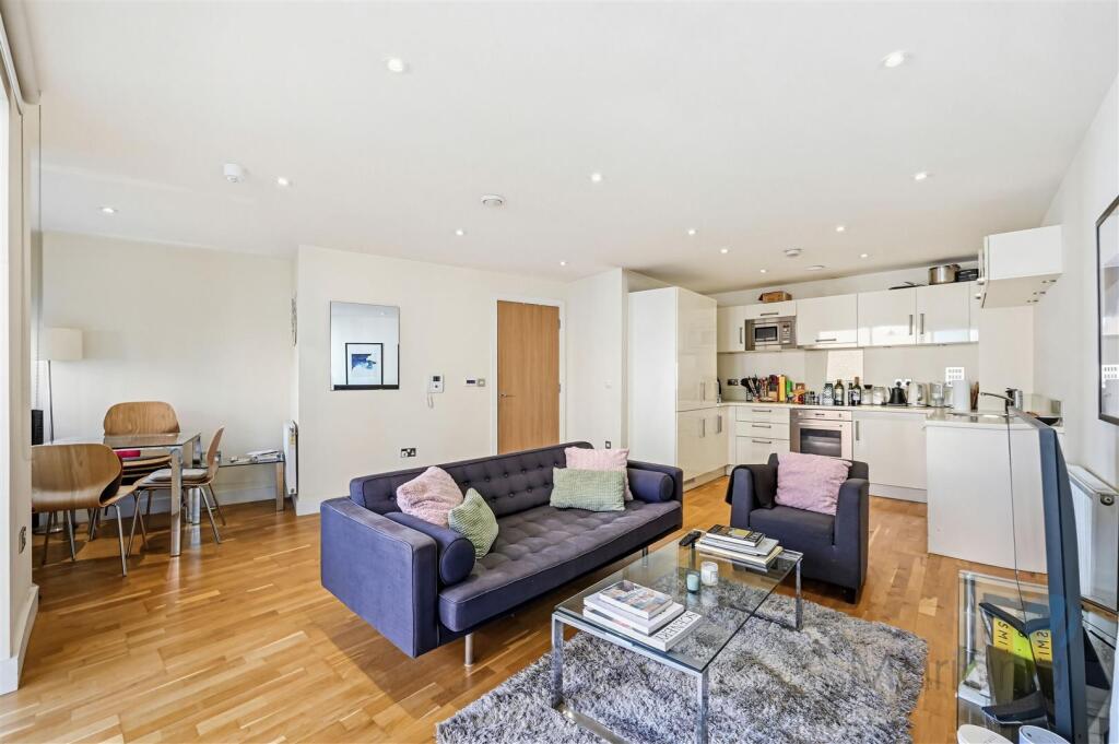 2 bed Apartment for rent in London. From Mariana Real Estate