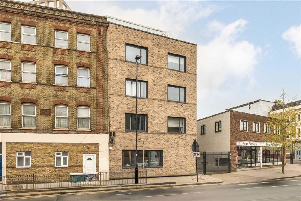 2 bed 1st Floor Flat for rent in London. From Marsh & Parsons - Brixton