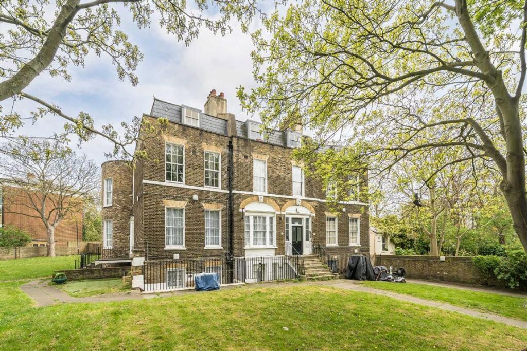 2 bed 1st Floor Flat for rent in London. From Marsh & Parsons - Brixton