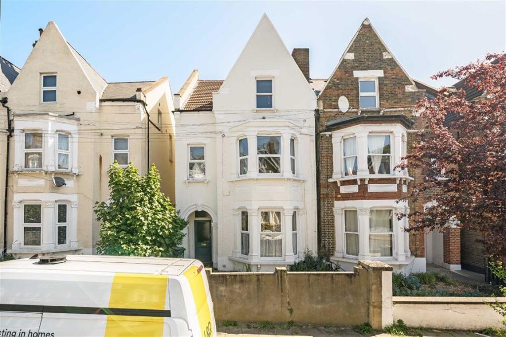2 bed 1st Floor Flat for rent in Streatham. From Marsh & Parsons - Brixton