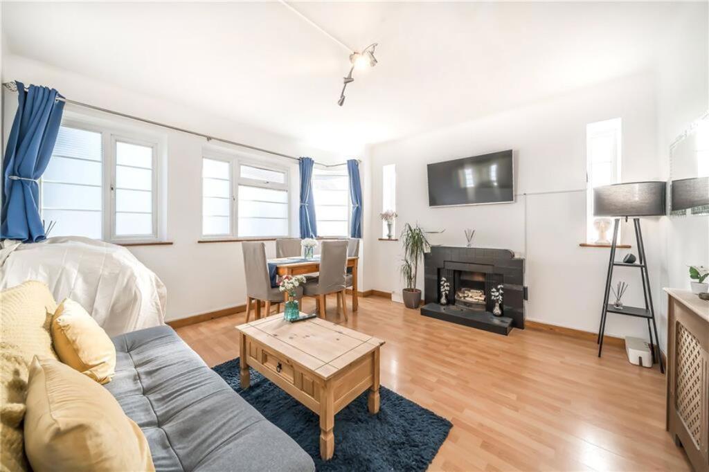 2 bed 1st Floor Flat for rent in Clapham. From Marsh & Parsons - Brixton 2 bed 1st Floor Flat for rent in Clapham. From Marsh & Parsons - Brixton