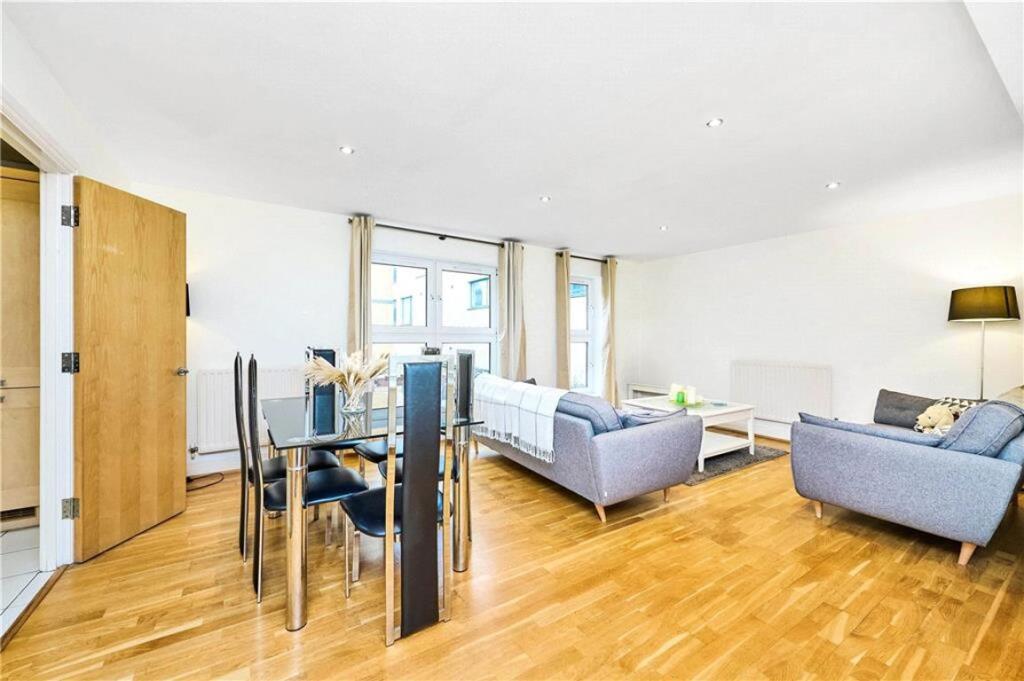 2 bed 1st Floor Flat for rent in Clapham. From Marsh & Parsons - Brixton