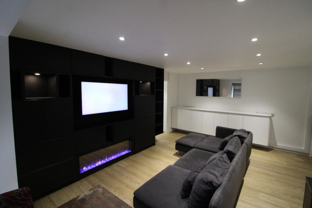 2 bed 1st Floor Flat for rent in Acton. From Homesearch Ltd - Ealing