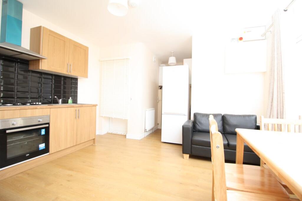 1 bed 1st Floor Flat for rent in London. From Homesearch Ltd - Ealing