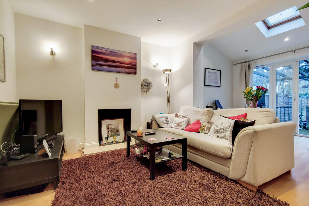 2 bed House (unspecified) for rent in New Malden. From Martin & Co - Kingston 2 bed House (unspecified) for rent in New Malden. From Martin & Co - Kingston