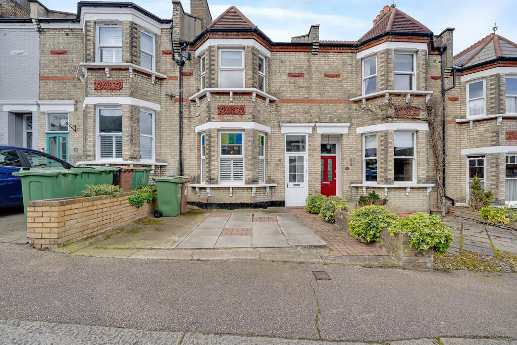 3 bed Semi Detached for rent in Carshalton. From Martin & Co - Kingston