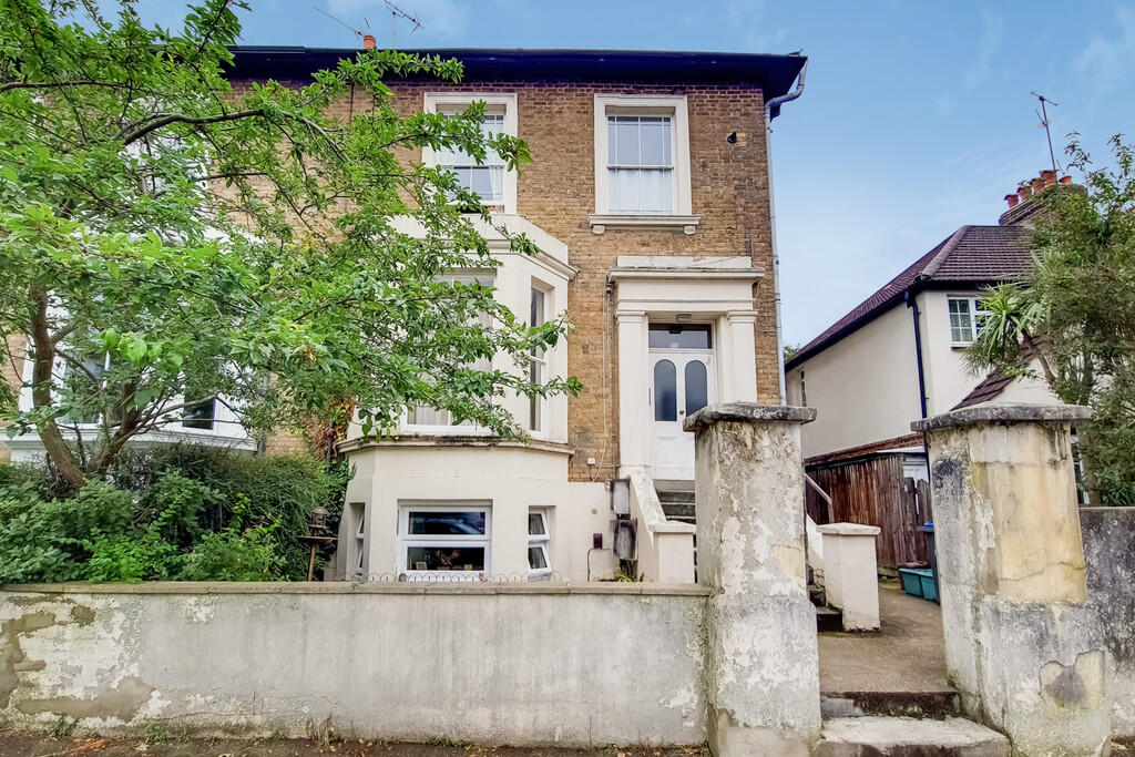 0 bed Studio for rent in Surbiton. From Martin & Co - Kingston