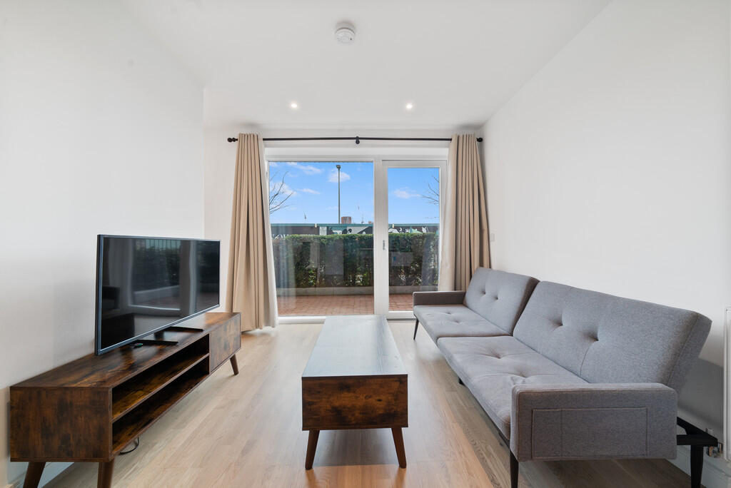 1 bed Apartment for rent in Southall. From Martin & Co - Kingston