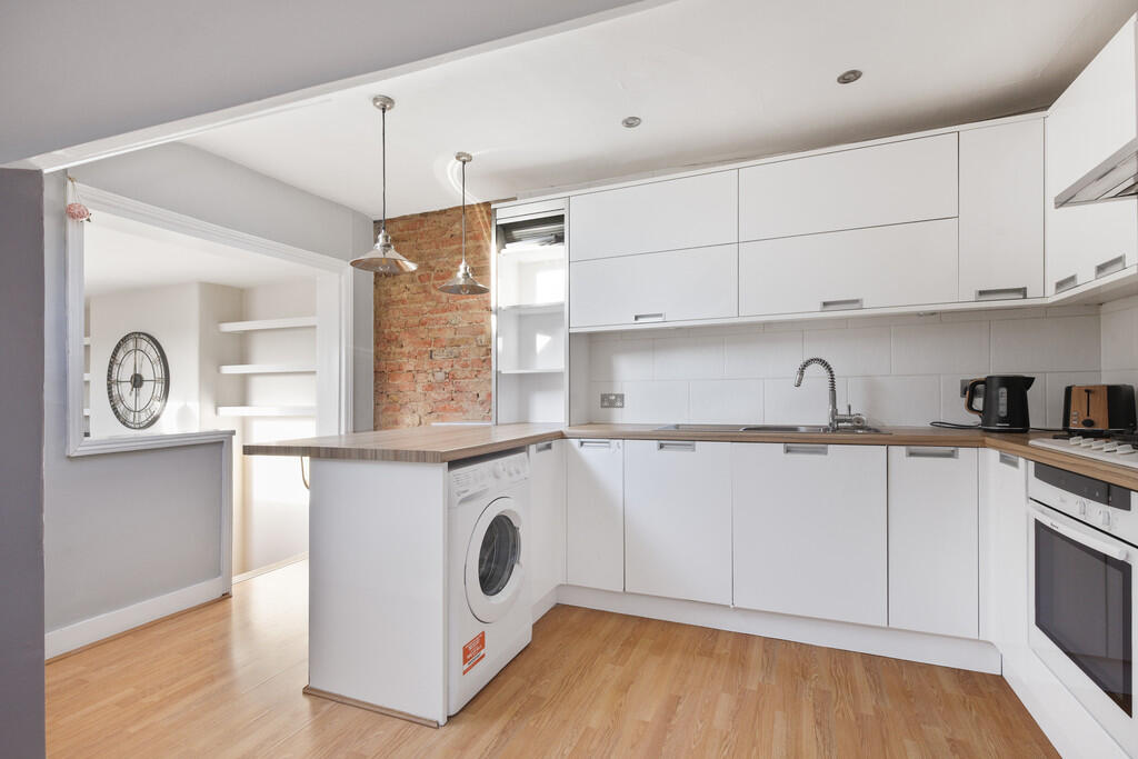 1 bed Apartment for rent in Kingston upon Thames. From Martin & Co - Kingston 1 bed Apartment for rent in Kingston upon Thames. From Martin & Co - Kingston