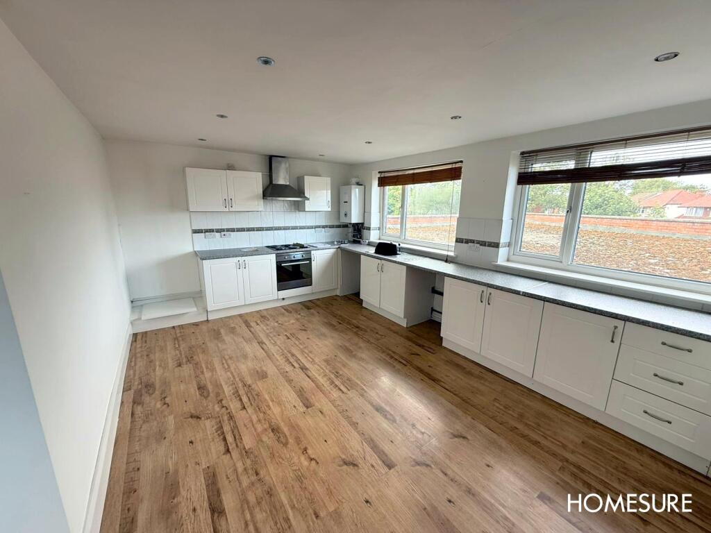 3 bed 1st Floor Flat for rent in Bebington. From Homesure Property - Liverpool 3 bed 1st Floor Flat for rent in Bebington. From Homesure Property - Liverpool