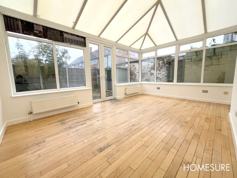 3 bed Town House for rent in Hale. From Homesure Property - Liverpool