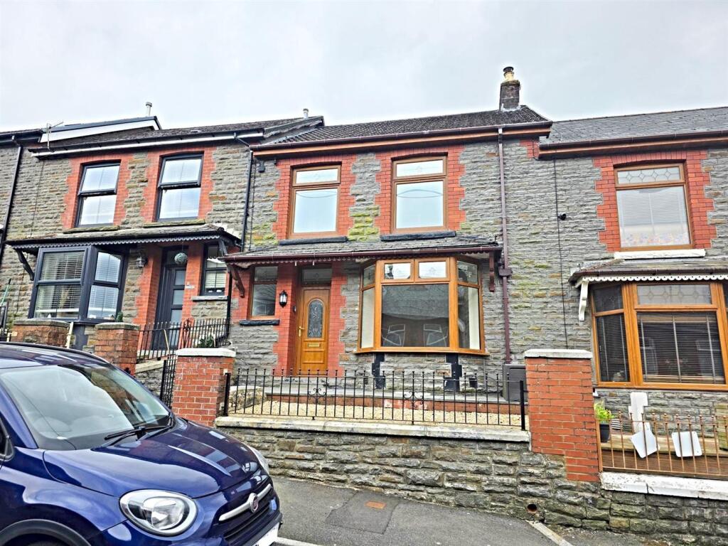 3 bed Mid Terraced House for rent in . From Hoskins Johnson - Pontypridd