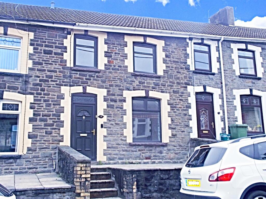 3 bed Mid Terraced House for rent in Pontypridd. From Hoskins Johnson - Pontypridd
