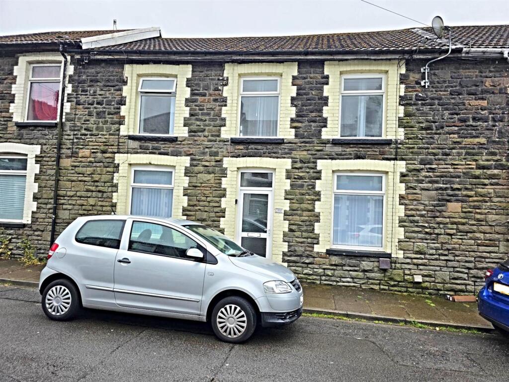 3 bed Mid Terraced House for rent in . From Hoskins Johnson - Pontypridd 3 bed Mid Terraced House for rent in . From Hoskins Johnson - Pontypridd