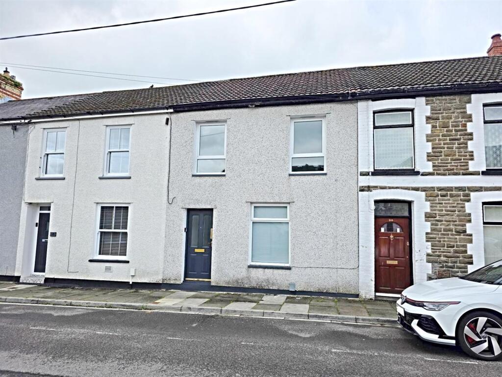 3 bed Mid Terraced House for rent in Pontypridd. From Hoskins Johnson - Pontypridd