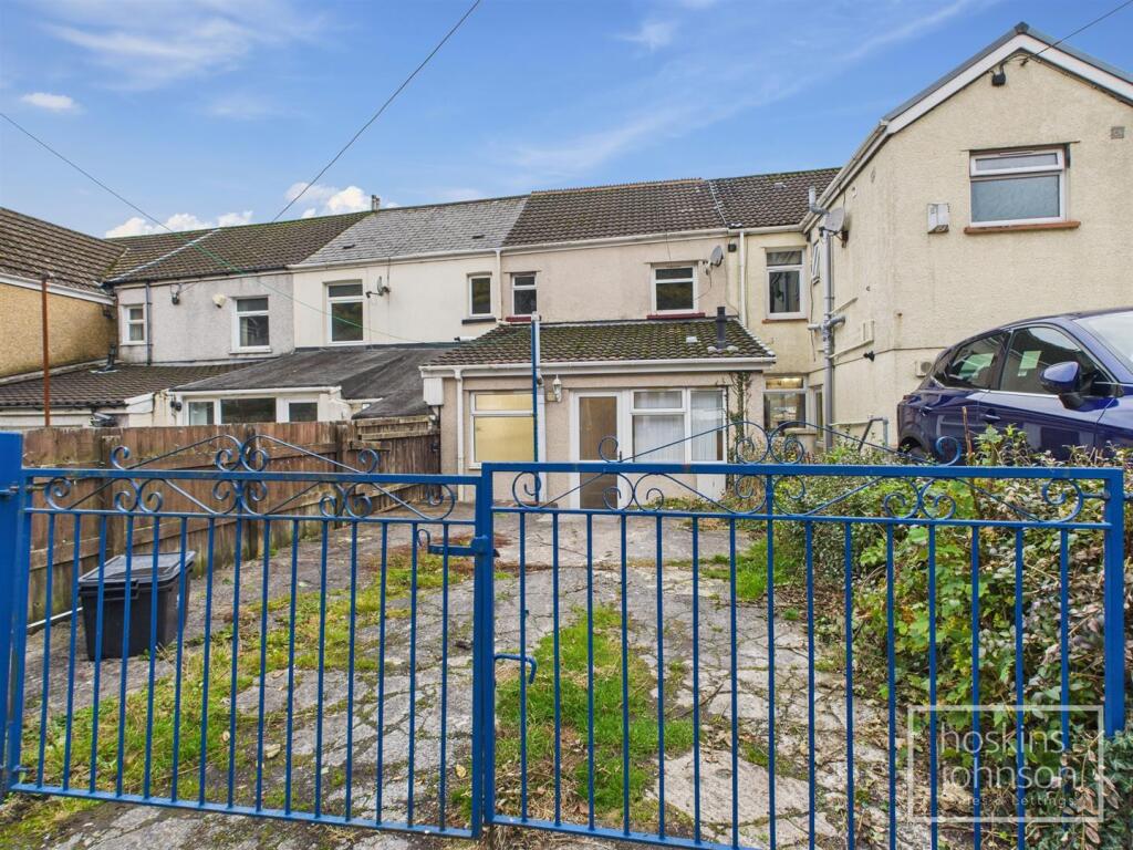 3 bed Mid Terraced House for rent in Merthyr Tydfil. From Hoskins Johnson - Pontypridd 3 bed Mid Terraced House for rent in Merthyr Tydfil. From Hoskins Johnson - Pontypridd