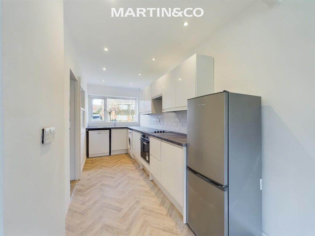 3 bed Mid Terraced House for rent in Wokingham. From Martin & Co - Wokingham