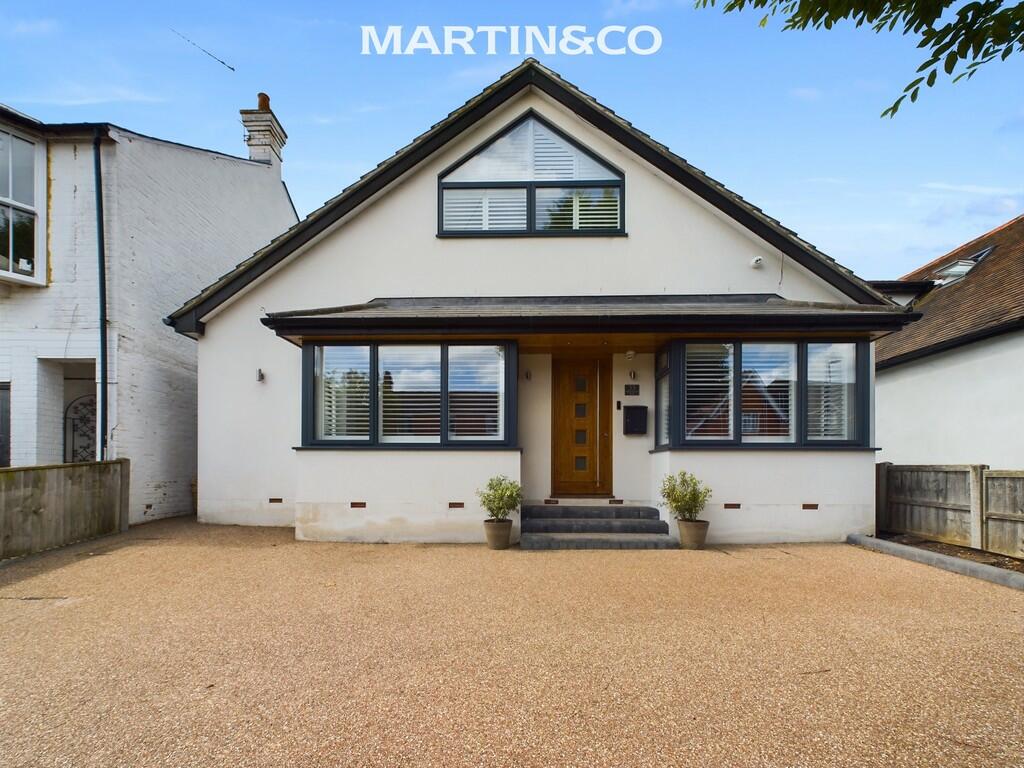 4 bed Detached bungalow for rent in Wokingham. From Martin & Co - Wokingham
