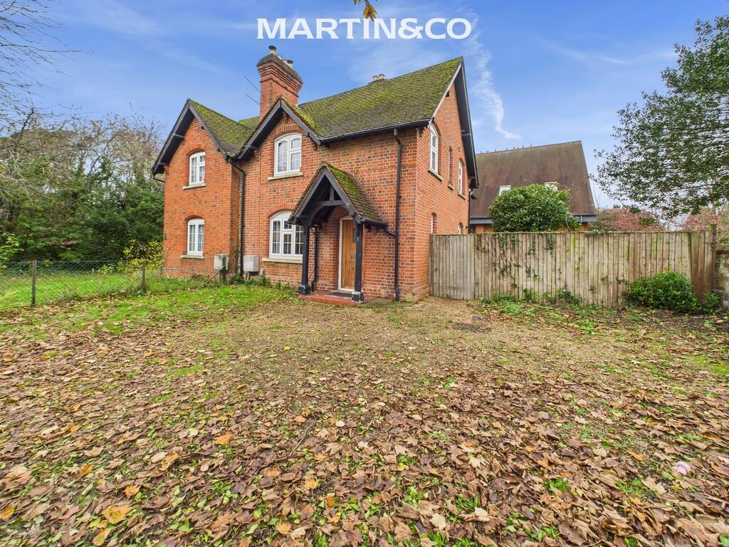 3 bed Semi Detached for rent in Wokingham. From Martin & Co - Wokingham