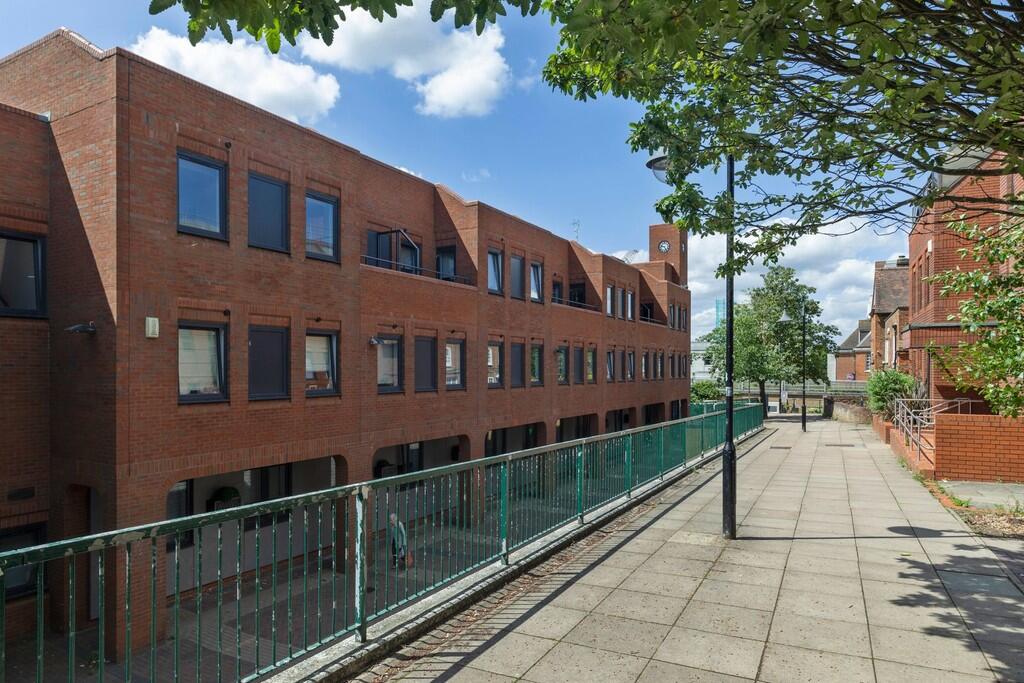 2 bed Apartment for rent in Bracknell. From Martin & Co - Wokingham