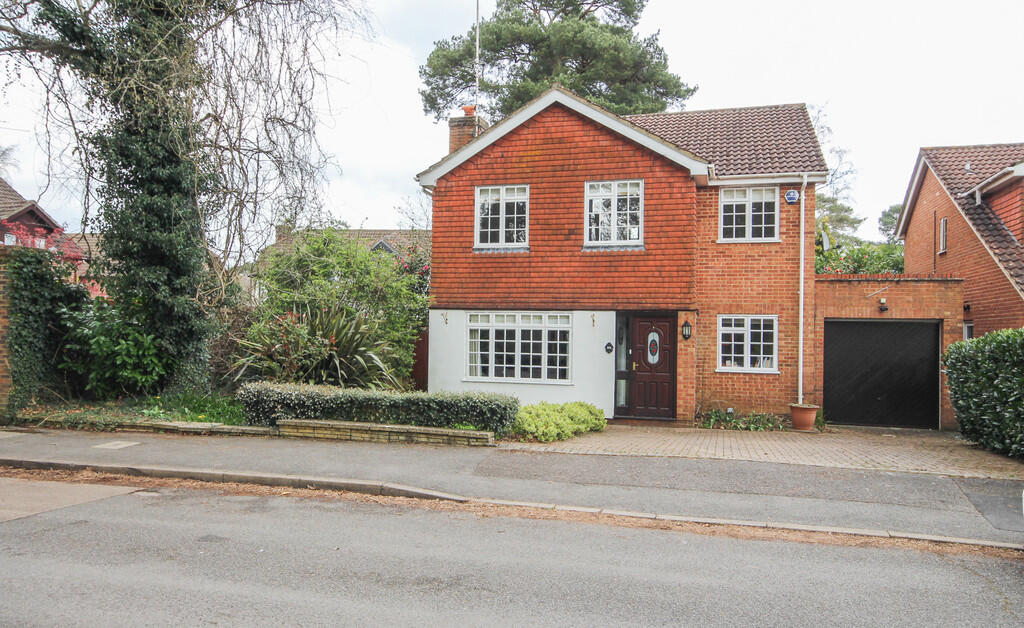 4 bed Detached for rent in Finchampstead. From Martin & Co - Wokingham
