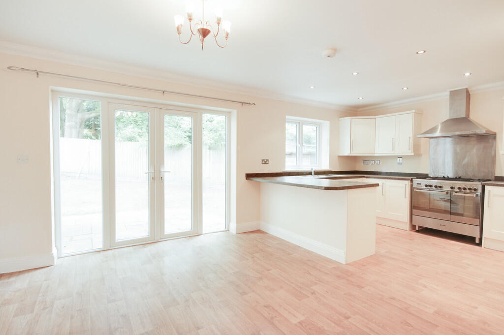 4 bed Detached for rent in Wokingham. From Martin & Co - Wokingham