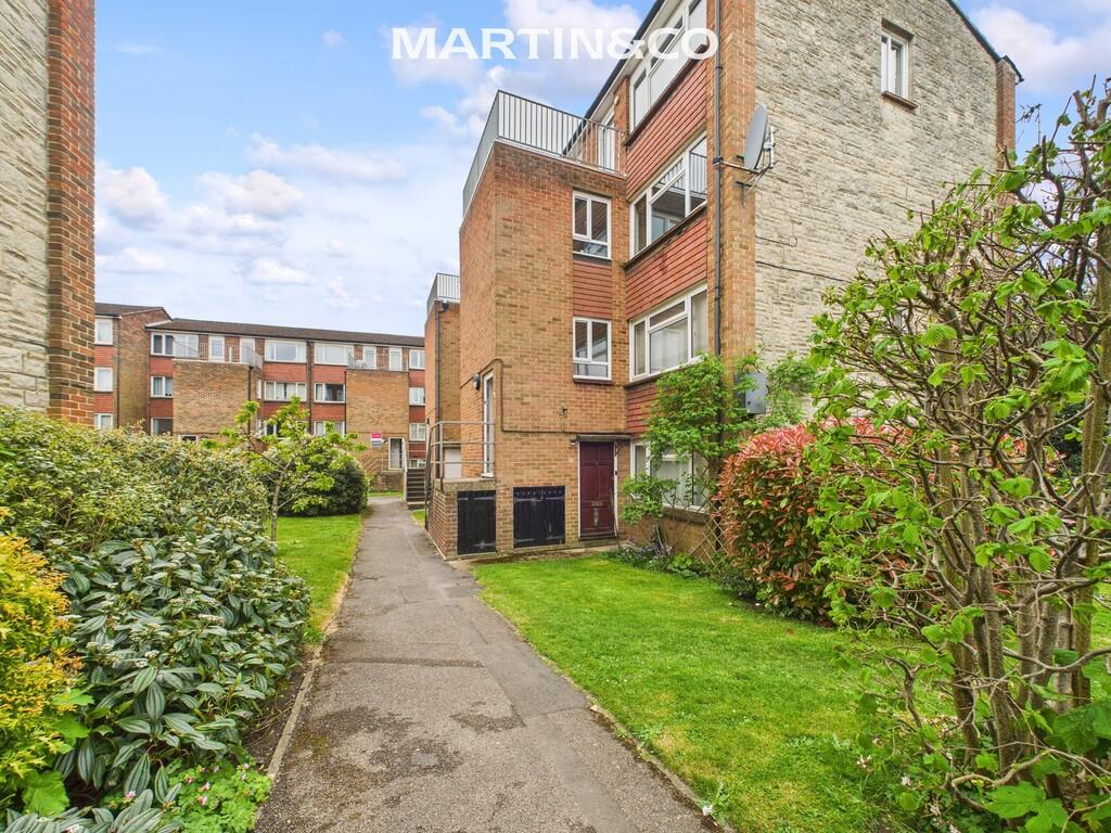 2 bed Annexe for rent in Wokingham. From Martin & Co - Wokingham