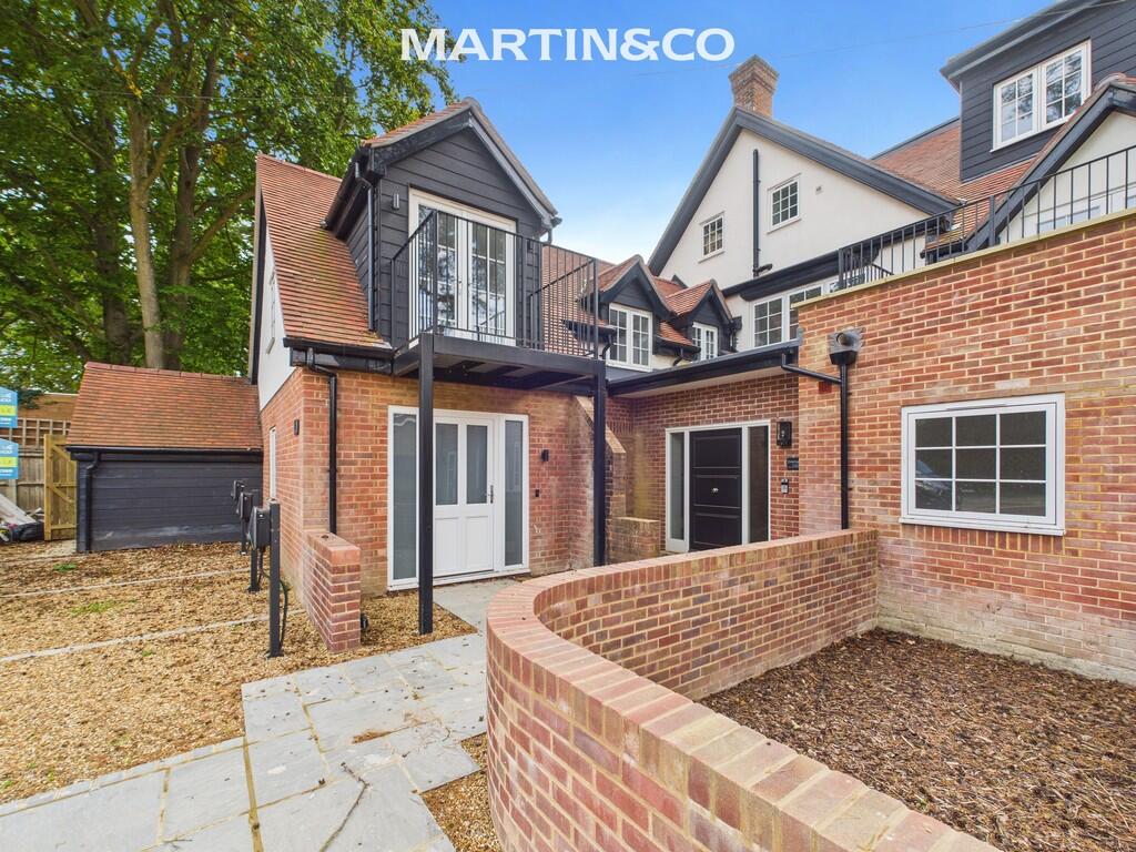3 bed End of Terrace for rent in Crowthorne. From Martin & Co - Wokingham