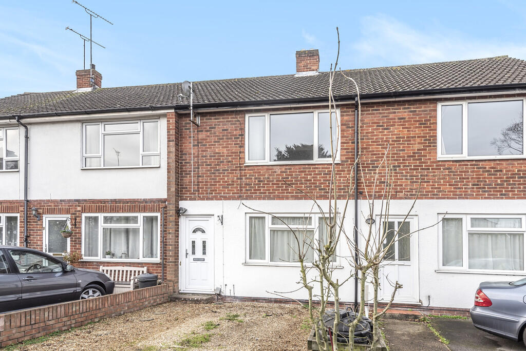 2 bed Apartment for rent in Barkham. From Martin & Co - Wokingham