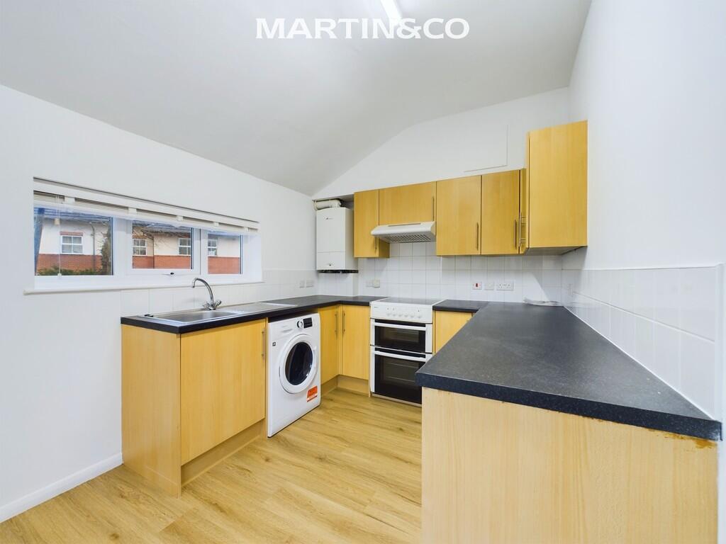 4 bed Studio for rent in Crowthorne. From Martin & Co - Wokingham