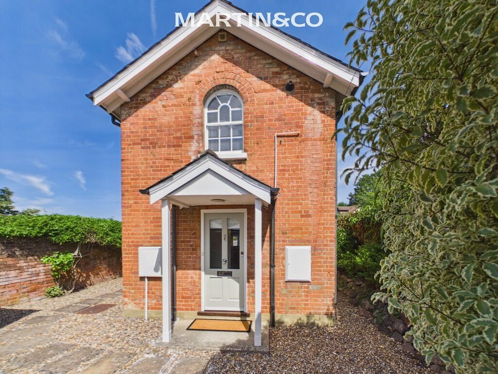 1 bed Detached for rent in Wokingham. From Martin & Co - Wokingham