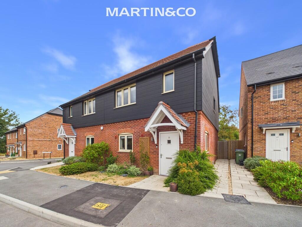 3 bed Semi Detached for rent in Newell Green. From Martin & Co - Wokingham 3 bed Semi Detached for rent in Newell Green. From Martin & Co - Wokingham