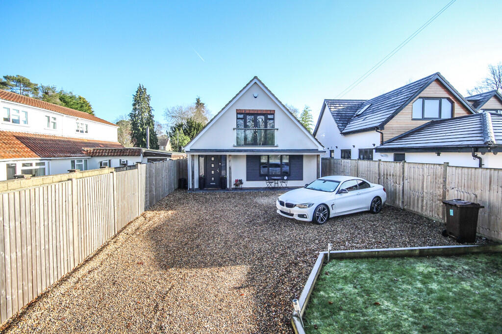 4 bed Detached for rent in Wokingham. From Martin & Co - Wokingham
