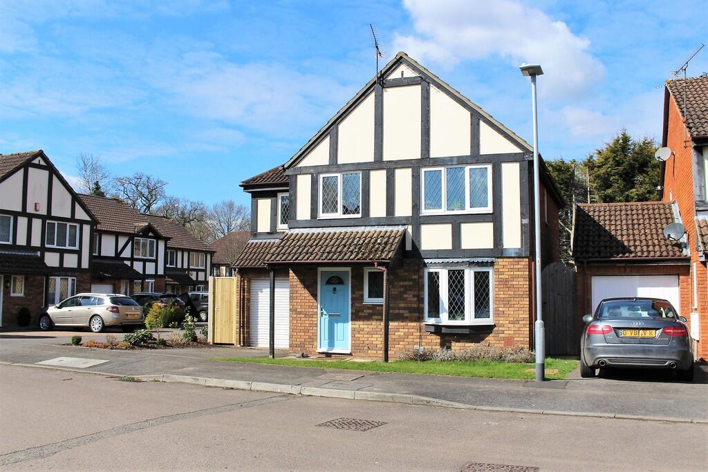 5 bed Detached for rent in Sindlesham. From Martin & Co - Wokingham